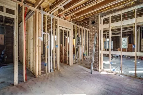 38 Acushnet Ave, Springfield, MA 01105 photo 16