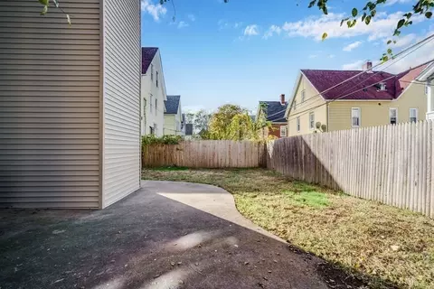 38 Acushnet Ave, Springfield, MA 01105 photo 27