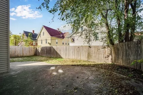 38 Acushnet Ave, Springfield, MA 01105 photo 26
