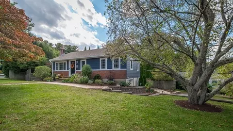 26 Mark Ave, Reading, MA 01867