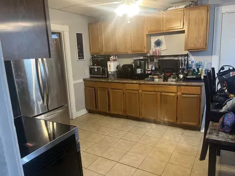 63 Beaumont St, Springfield, MA 01108 photo 4