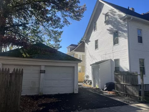 63 Beaumont St, Springfield, MA 01108 photo 3