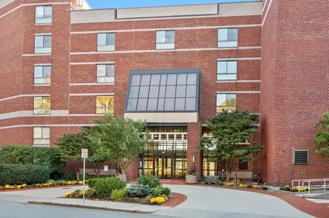 199 Coolidge Ave #204, Watertown, MA 02472