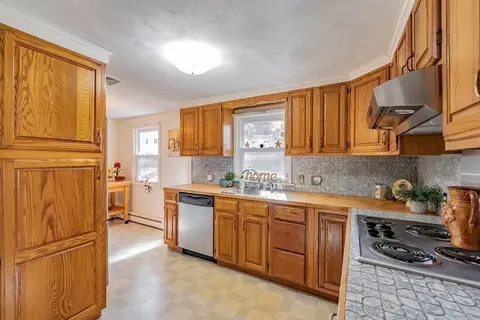 311 Holcomb Rd, Springfield, MA 01118 photo 6