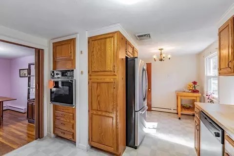 311 Holcomb Rd, Springfield, MA 01118 photo 10