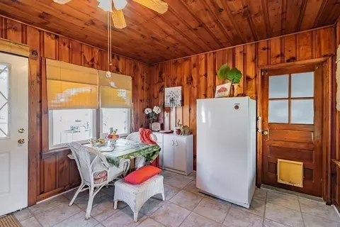 311 Holcomb Rd, Springfield, MA 01118 photo 4