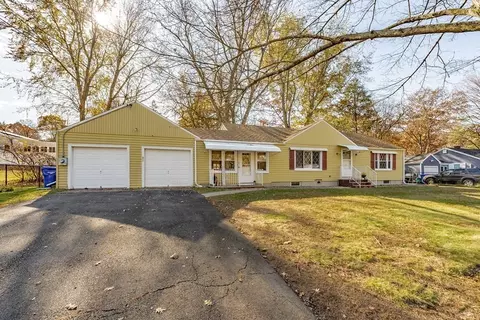 311 Holcomb Rd, Springfield, MA 01118 photo 2