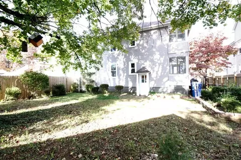 46-48 Mooreland St, Springfield, MA 01104