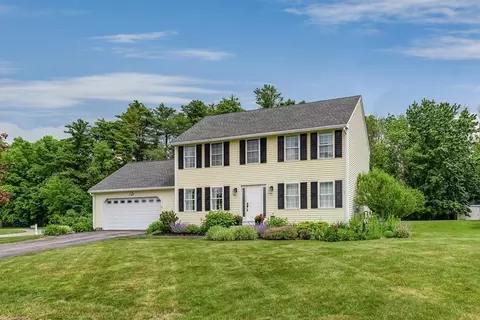 5 Gunnison Dr, Merrimac, MA 01860