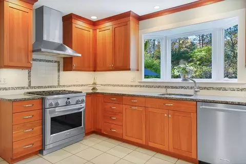 20 Hearthstone Dr, Hebron, CT 06248 photo 10