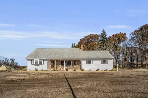 318 Howard St, Lunenburg, MA 01462