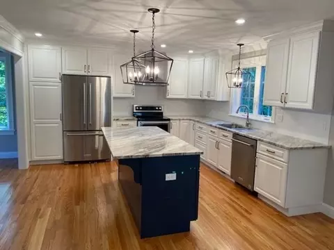 384 Elmwood Ave, Holden, MA 01520