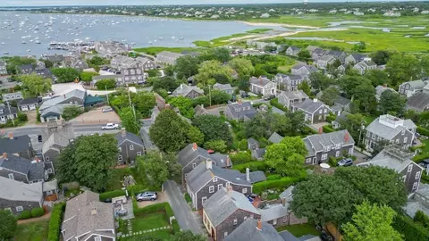 6 York St, Nantucket, MA 02554