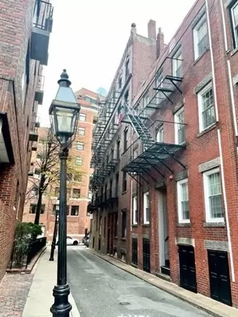 23 Harris St, Boston, MA 02109