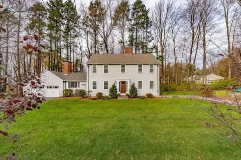 24 Brookmont Dr, Wilbraham, MA 01095
