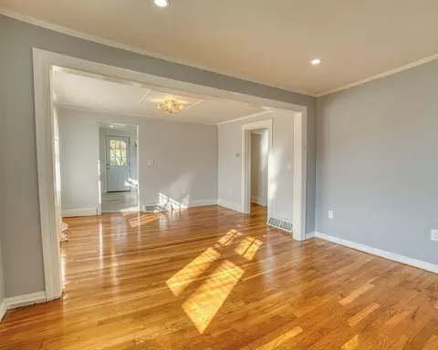 4 Pleasant St, Whitman, MA 02382