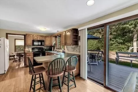 4 Surf Dr, Mashpee, MA 02649 photo 4