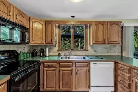 4 Surf Dr, Mashpee, MA 02649 photo 3