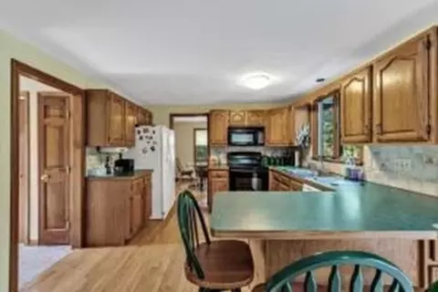 4 Surf Dr, Mashpee, MA 02649 photo 5