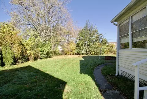102 Florence St, Springfield, MA 01105 photo 25