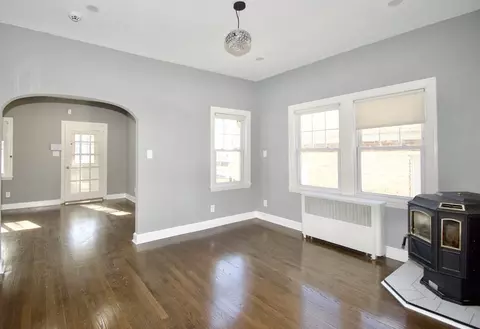 102 Florence St, Springfield, MA 01105 photo 8