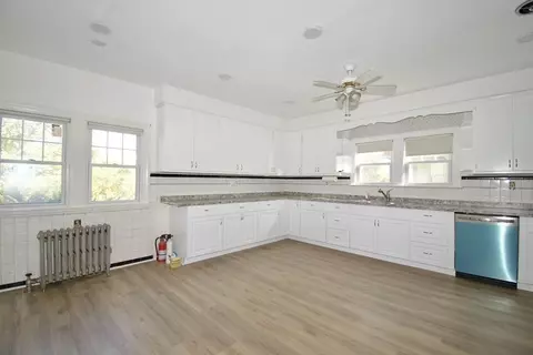 102 Florence St, Springfield, MA 01105 photo 12