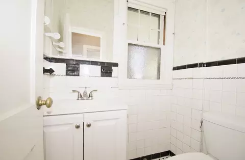 102 Florence St, Springfield, MA 01105 photo 15