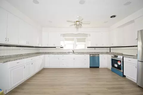 102 Florence St, Springfield, MA 01105 photo 13
