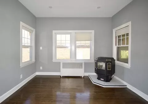 102 Florence St, Springfield, MA 01105 photo 9