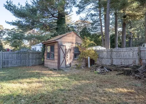 13 Pershing Ave, Acushnet, MA 02743 photo 5