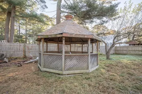 13 Pershing Ave, Acushnet, MA 02743 photo 4