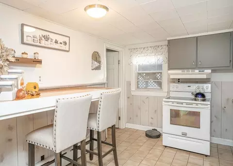 13 Pershing Ave, Acushnet, MA 02743 photo 9