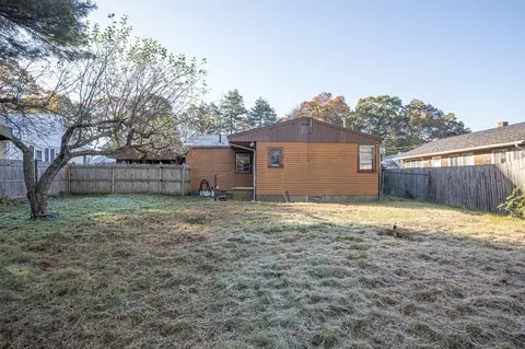 13 Pershing Ave, Acushnet, MA 02743 photo 3