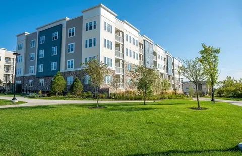 2 Stratton Dr #408, Woburn, MA 01801