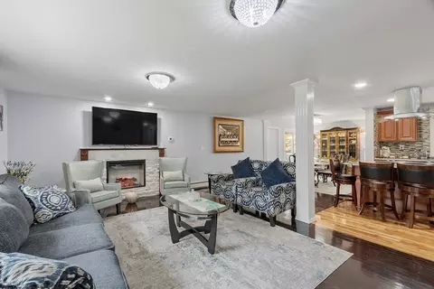 6 Crestwood Rd, Paxton, MA 01612