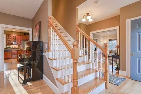 11 Rebekah Ln, Sutton, MA 01590 photo 2
