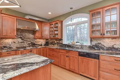 11 Rebekah Ln, Sutton, MA 01590 photo 11