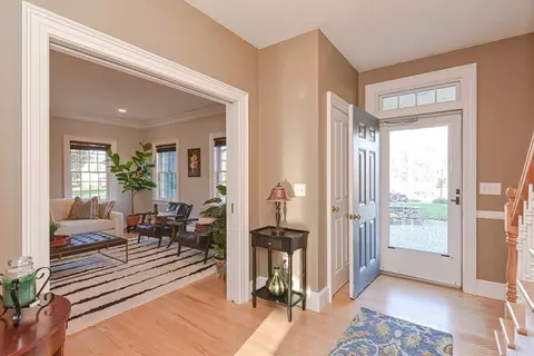 11 Rebekah Ln, Sutton, MA 01590 photo 3