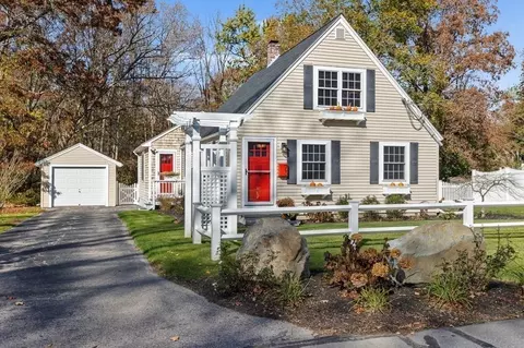 73 Rowayne Park, Bridgewater, MA 02324