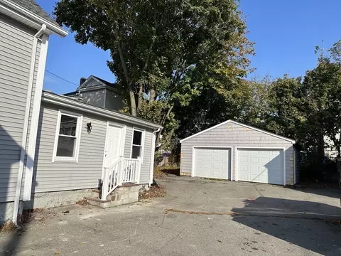 512 Alden St, Fall River, MA 02723 photo 17