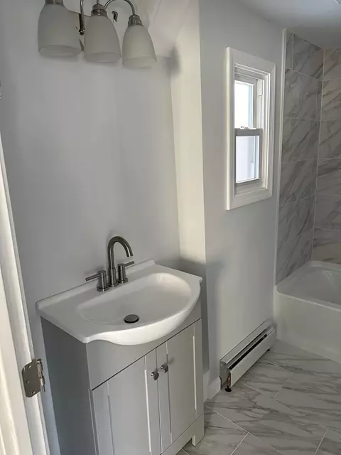 512 Alden St, Fall River, MA 02723 photo 4