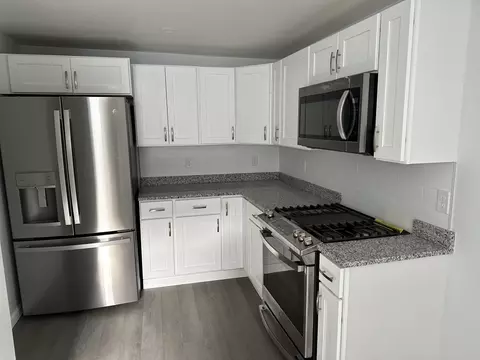 512 Alden St, Fall River, MA 02723 photo 2