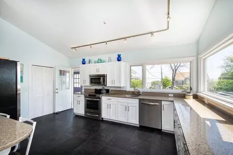 7 Bluff Rd, Hull, MA 02045 photo 8