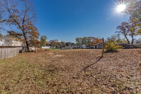 144 Fenway Dr, Springfield, MA 01119 photo 5