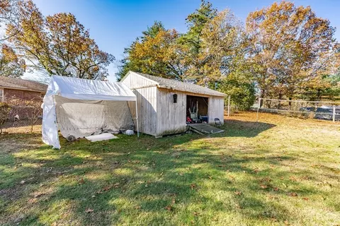 144 Fenway Dr, Springfield, MA 01119 photo 3