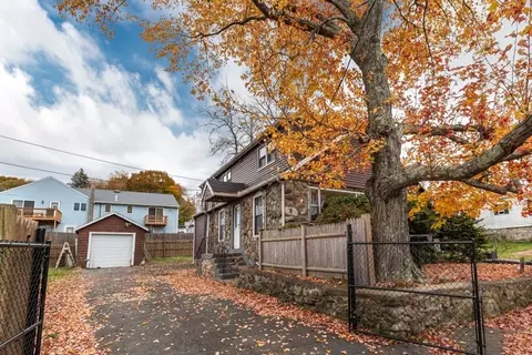 8 Lothrop St, Saugus, MA 01906 photo 3