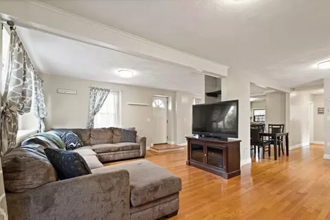 8 Lothrop St, Saugus, MA 01906 photo 10