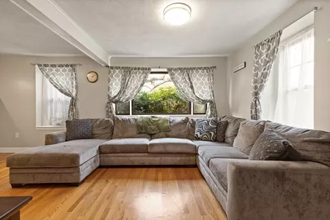 8 Lothrop St, Saugus, MA 01906 photo 6