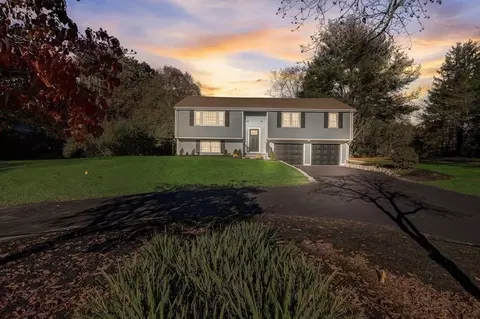 11 Heritage Way, Hanover, MA 02339