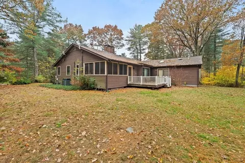 3 Heritage Dr, Walpole, MA 02081